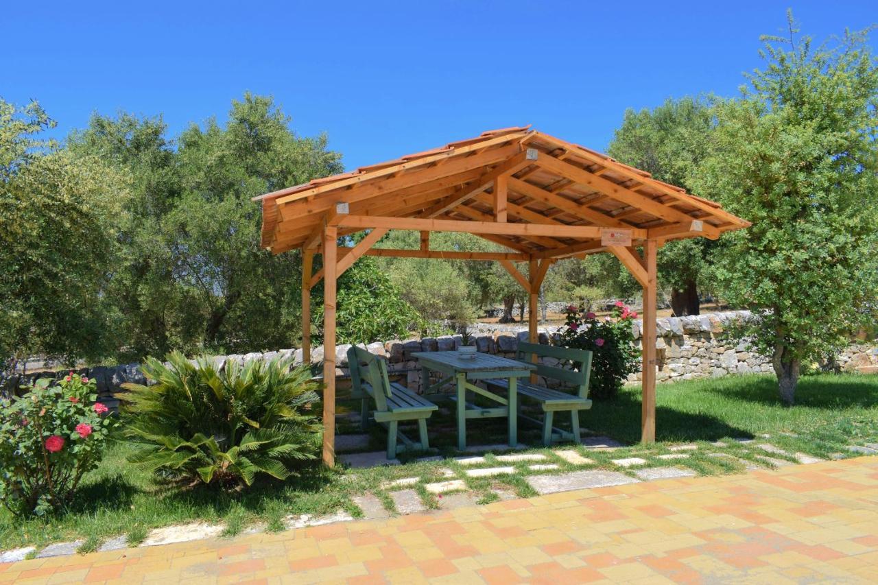 La Rosa Dei Trulli B&B Альберобелло Экстерьер фото