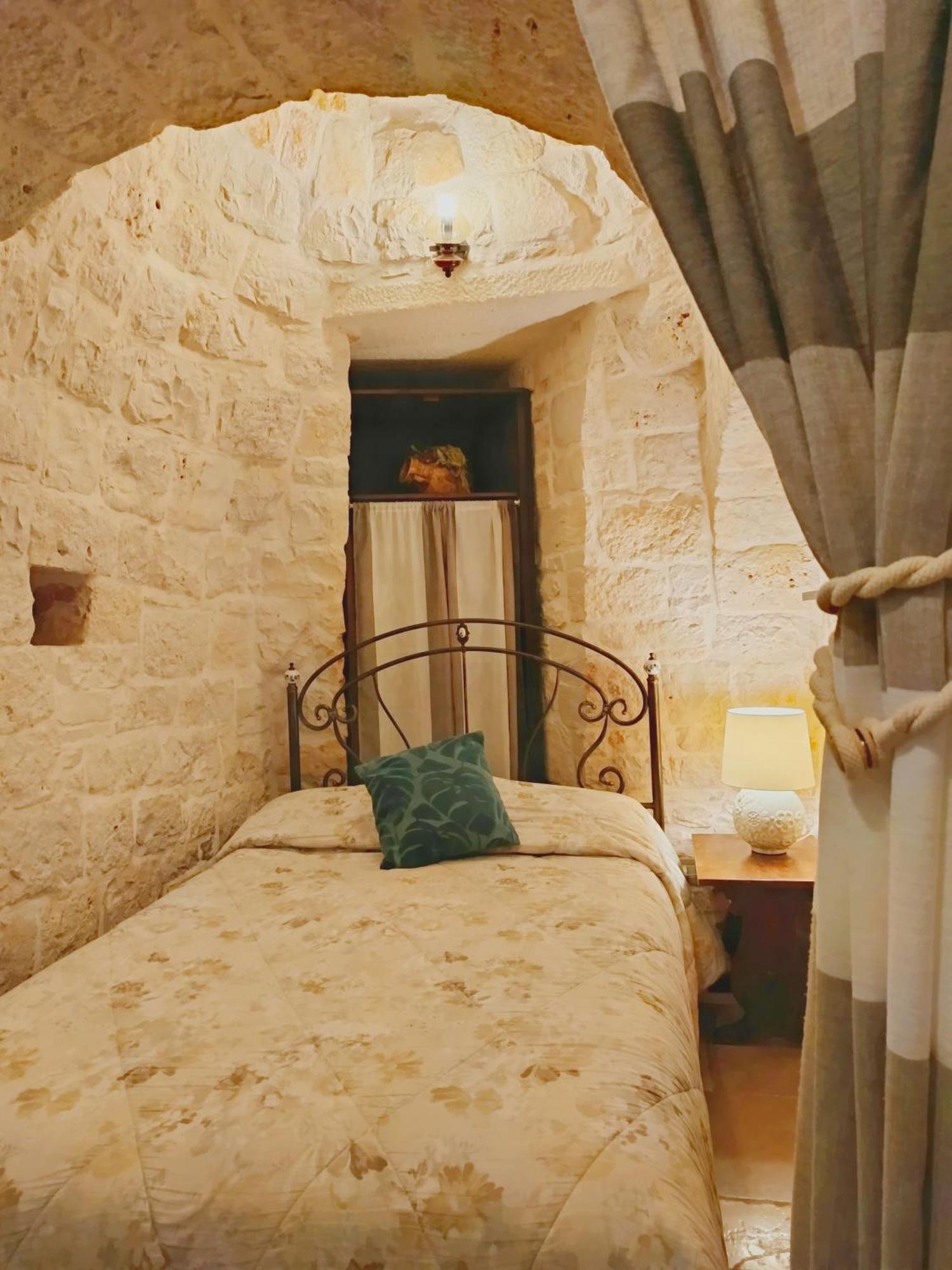 La Rosa Dei Trulli B&B Альберобелло Экстерьер фото