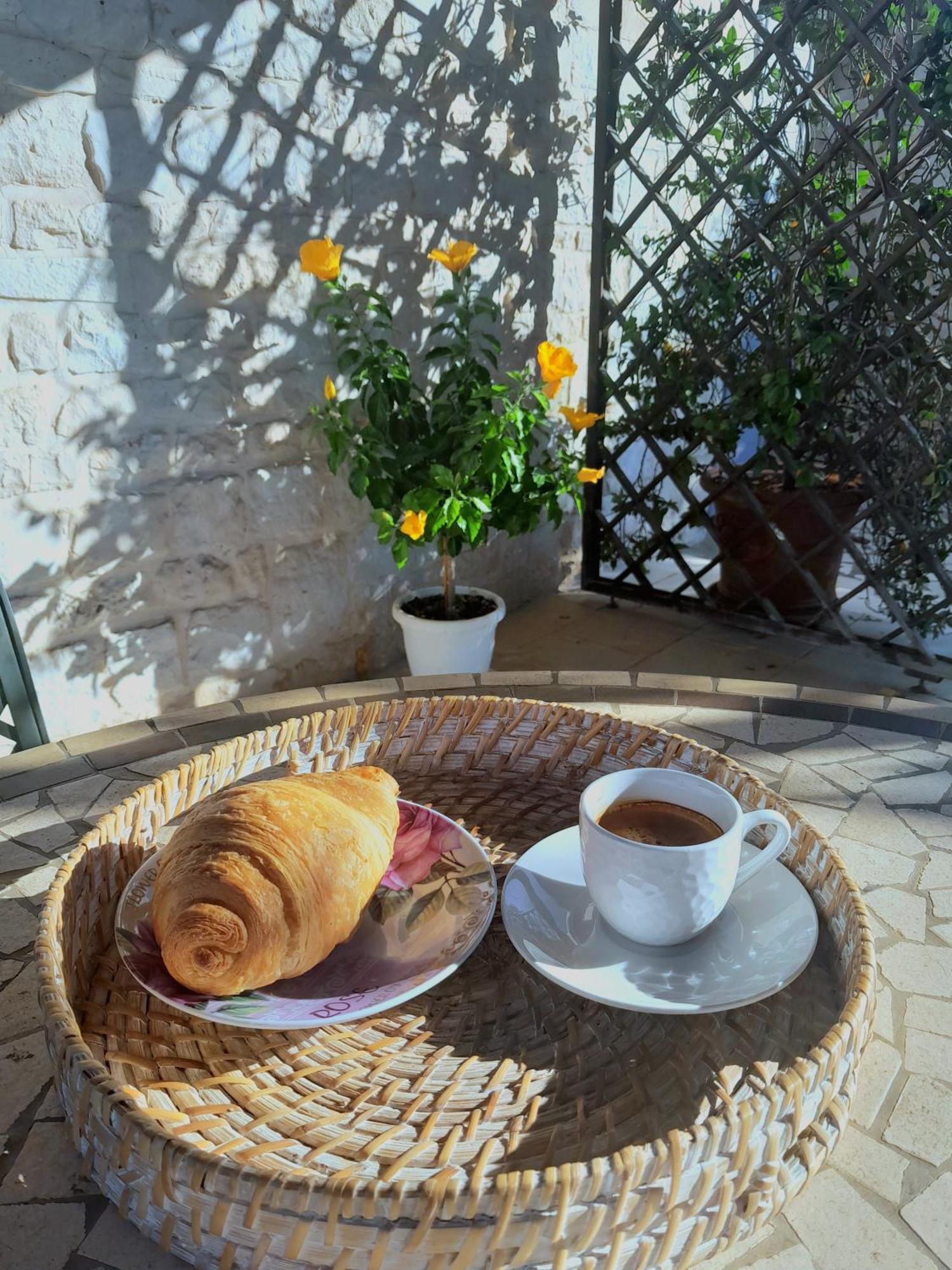 La Rosa Dei Trulli B&B Альберобелло Экстерьер фото