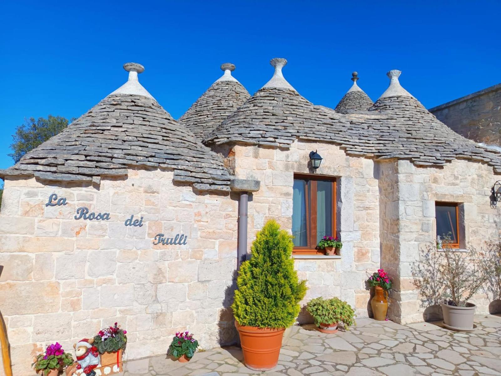 La Rosa Dei Trulli B&B Альберобелло Экстерьер фото
